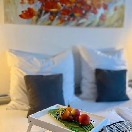 Casa Olivia- Mediterranes Wohnen Mit Terrasse Und Garten アパート フリーゼンハイム