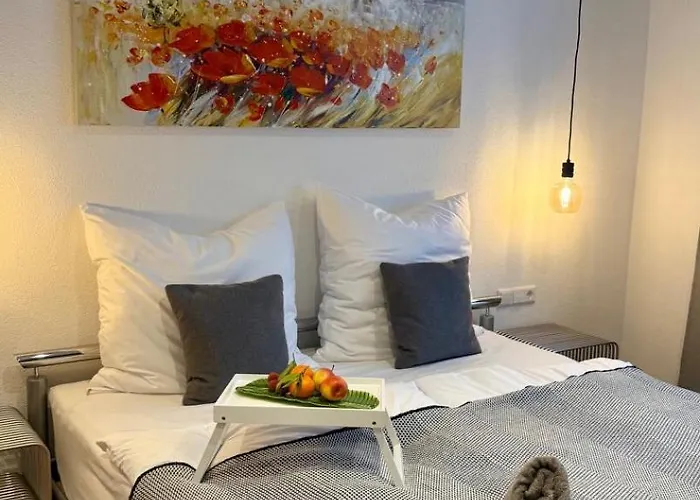 Casa Olivia- Mediterranes Wohnen Mit Terrasse Und Garten フリーゼンハイム